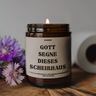 "Gott segne dieses Scheißhaus" - Spruchkerze